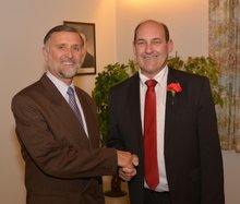 Angelobt: B&uuml;rgermeister Hans Baumann setzt auf Zusammenarbeit am Donnerstag,  5. November 2015