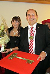 Frauenpower bei der Frankenburger Faschingser&ouml;ffnung am Mittwoch, 11. November 2015