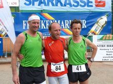 Hei&szlig;es, aber dennoch schnelles Rennen in Pfaffing: Siege f&uuml;r Huber und Gruber am Mittwoch,  2. Mai 2012