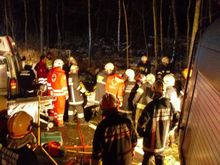 Frontalzusammensto&szlig;: Auto kollidierte mit Lastwagen am Montag, 19. Dezember 2011