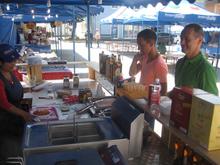 Einige der Spezialit&auml;ten gibts auch zum vor Ort essen - Foto von Silvia Puffer am Freitag, 23. August 2013