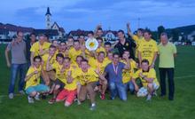 St. Marienkirchen: Hei&szlig;em Titelkampf folgten kalte Bierduschen am Montag,  8. Juli 2013