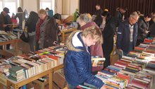 B&uuml;cherflohmarkt im Pfarrsaal am Donnerstag,  1. Mai 2014