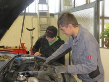 (Foto von NMS Frankenburg): Die Sch&uuml;ler und Sch&uuml;lerinnen schnupperten ins Berufsleben. am Donnerstag, 20. November 2014