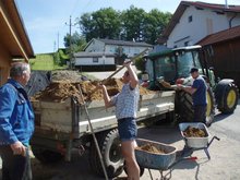 Foto (ÖAAB Frankenburg)- Sandkistenaktion 2012 am Dienstag, 7. April 2015