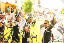 Auf der Bühne: Die Athleten des Team Frankenburgs (V.l.n.r: Thomas Plakolm, Berthold Seyringer, Simon Stallinger, Andreas Preuner, Foto: Erwin Preuner) am Dienstag, 18. August 2015