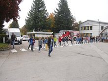 Hurra, die Schule brennt am Montag, 17. Oktober 2016