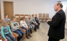 Volkssch&uuml;ler besichtigen Gemeindeamt am Montag, 23. Januar 2017
