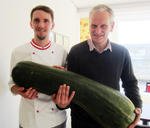 25-Kilo-K&uuml;rbis zum Einstand als K&uuml;chenchef am Mittwoch, 29. November 2017, Copyright siehe www.meinbezirk.at