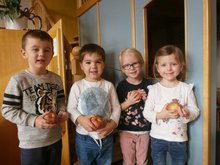 1.000 &Auml;pfel am Tag des Apfels verteilt am Mittwoch, 16. Dezember 2020, Copyright siehe www.meinbezirk.at