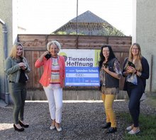 FP&Ouml; Regau spendet an Tierschutzverein am Donnerstag,  7. Oktober 2021, Copyright siehe www.meinbezirk.at