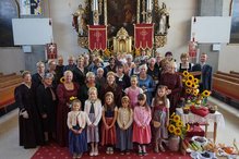 Goldhauben unterst&uuml;tzen die Pfarre Frankenburg am Donnerstag,  7. Oktober 2021, Copyright siehe www.meinbezirk.at