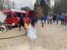 Feuerl&ouml;scher &Uuml;bung in der Schule am Freitag, 25. November 2022