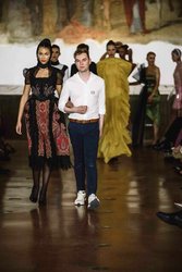 Oktoberfeststimmung auf Mail&auml;nder Fashion Week am Dienstag, 24. September 2024, Copyright siehe www.meinbezirk.at